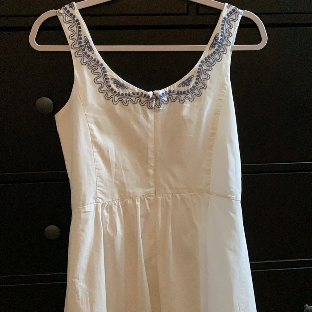 Vineyard Vines White and Blue Embroidered Dress - Picture 8 of 8